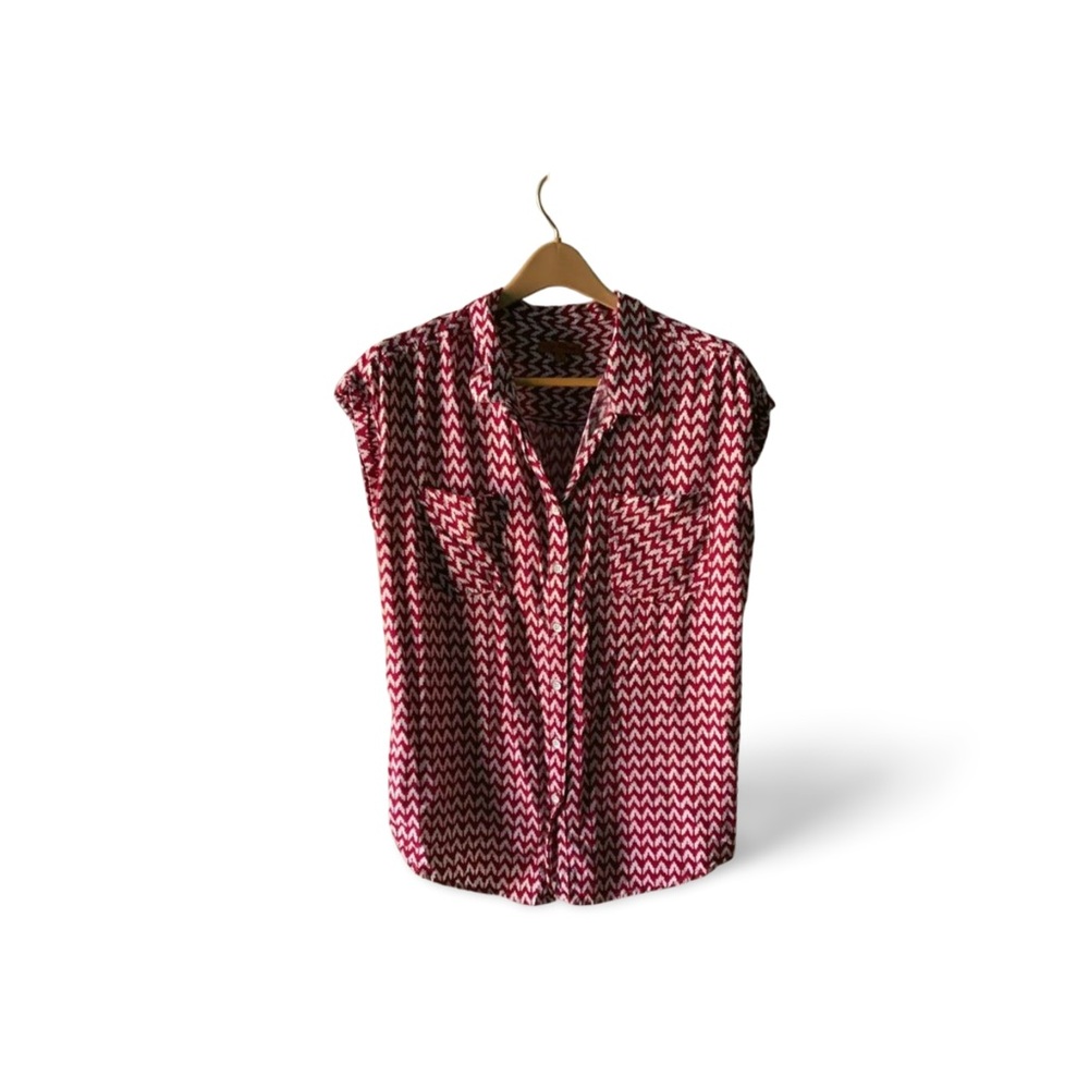 JACHS Girlfriend Red & White Arrowhead Pattern Button-Down Shirt • Oversized